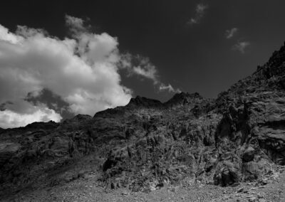 Foografía en blanco y negro de Paisaje montañoso de la Sierra de Gredos