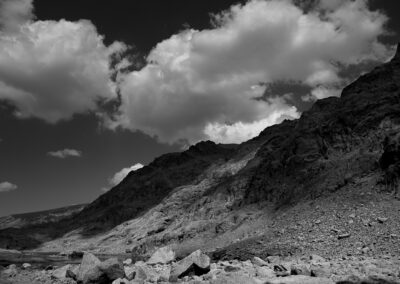 Foografía en blanco y negro de Paisaje montañoso de la Sierra de Gredos