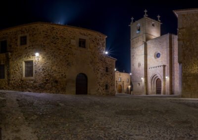 Fotografía panorámica urbana en el casco histórico medieval de Cáceres