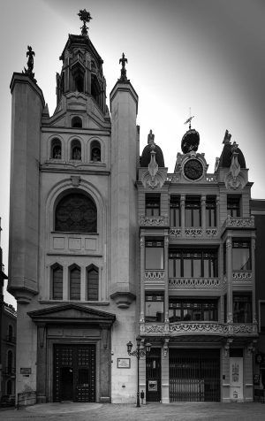 Fotografías diferentes de lugares conocidos de Badajoz